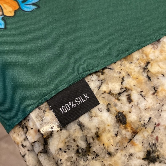 SILK Scarf - Picture 9 of 10